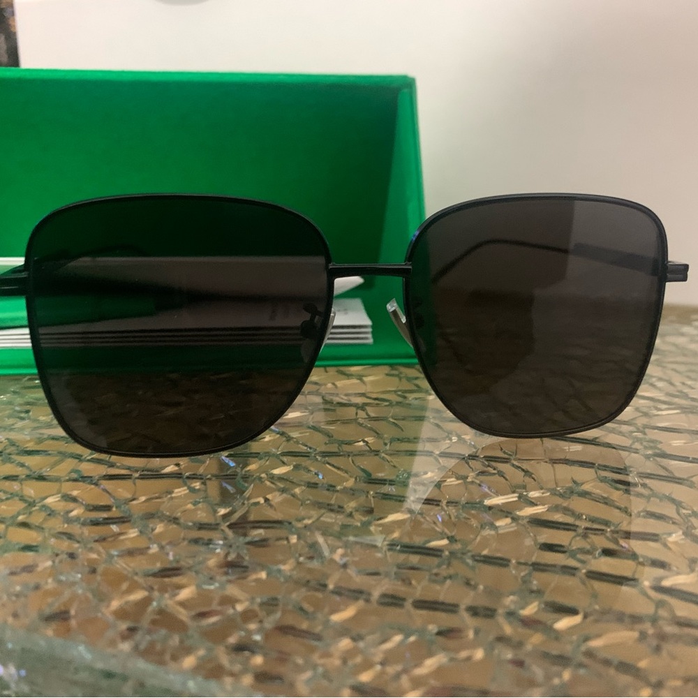 BRAND NEW BALENCIAGA SUNGLASSES